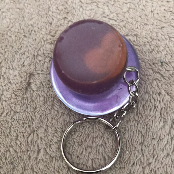 Epoxy resin mini mushroom 🍄 keychain purple & frosted pink - Picture 4 of 6